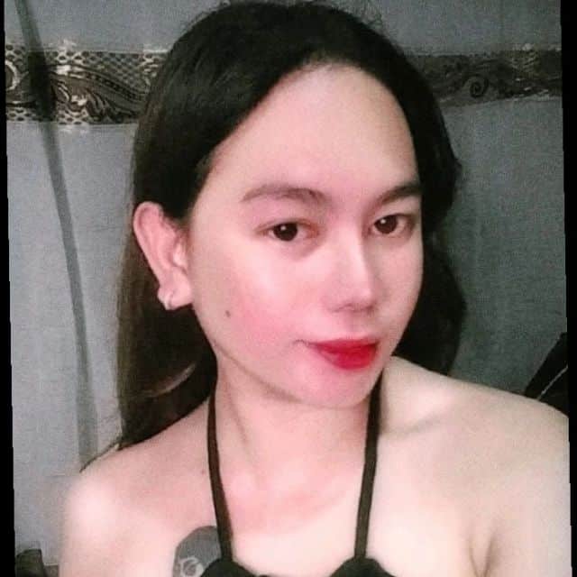 MsSuckableJulia bei Transen Sexcams